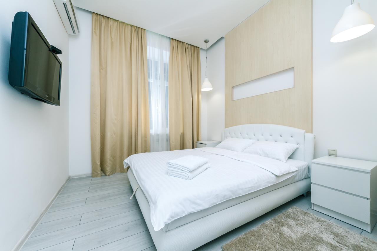 Kreschatik 21 With Terrace 2Br キエフ エクステリア 写真