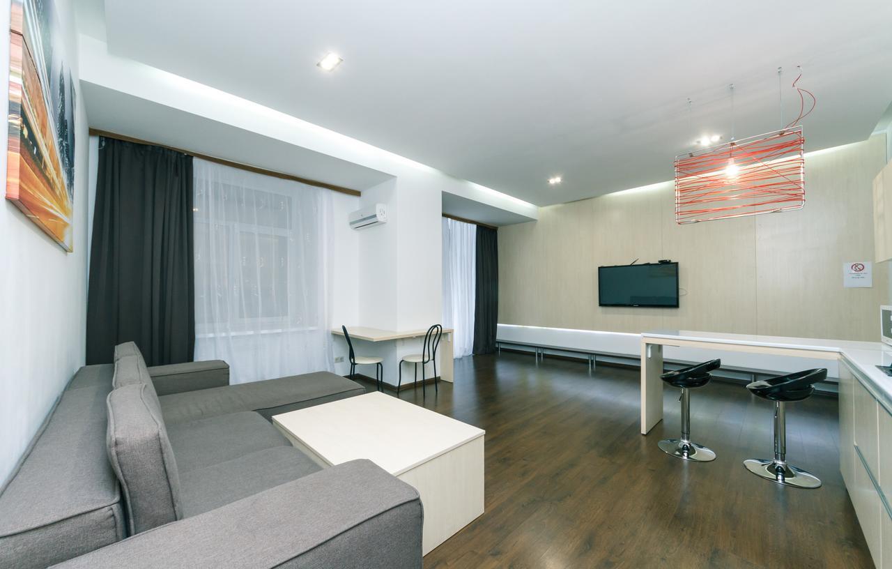 Kreschatik 21 With Terrace 2Br キエフ エクステリア 写真
